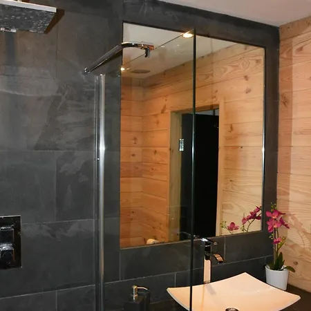 Boutique Alpine With Panoramic Views *