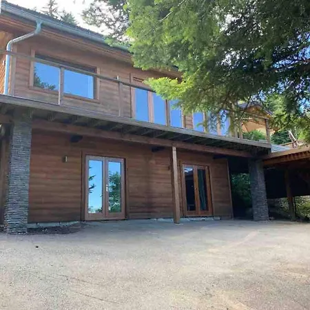 Boutique Alpine With Panoramic Views