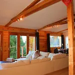 Boutique Alpine With Panoramic Views Шале *