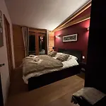 Boutique Alpine With Panoramic Views