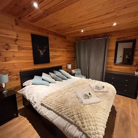 Boutique Alpine With Panoramic Views 샬레 *